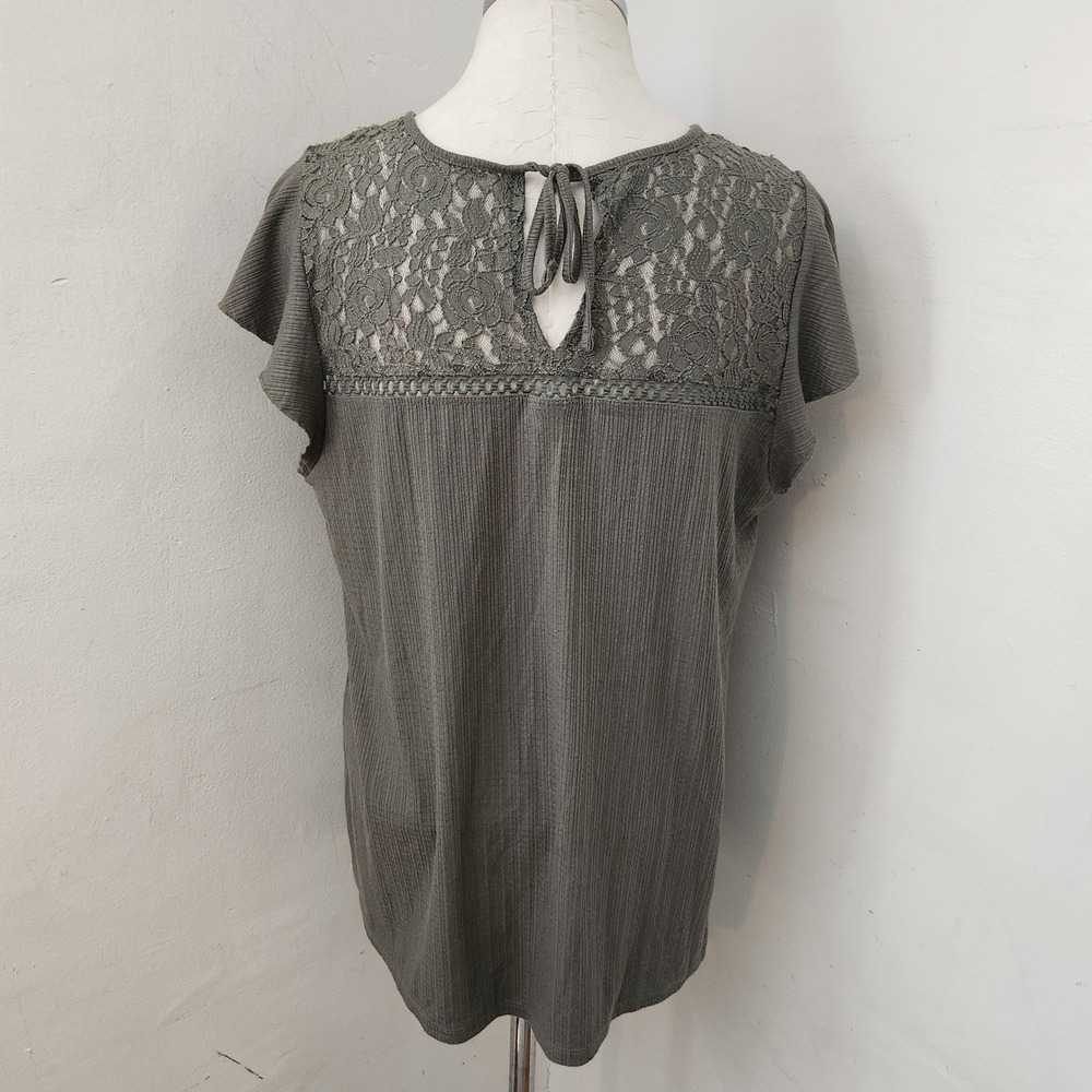 Torrid Womens Olive Green Ribbed Lace Yoke Flutter Sleeve Top Size 1 Plus L XL - Picture 2 of 6